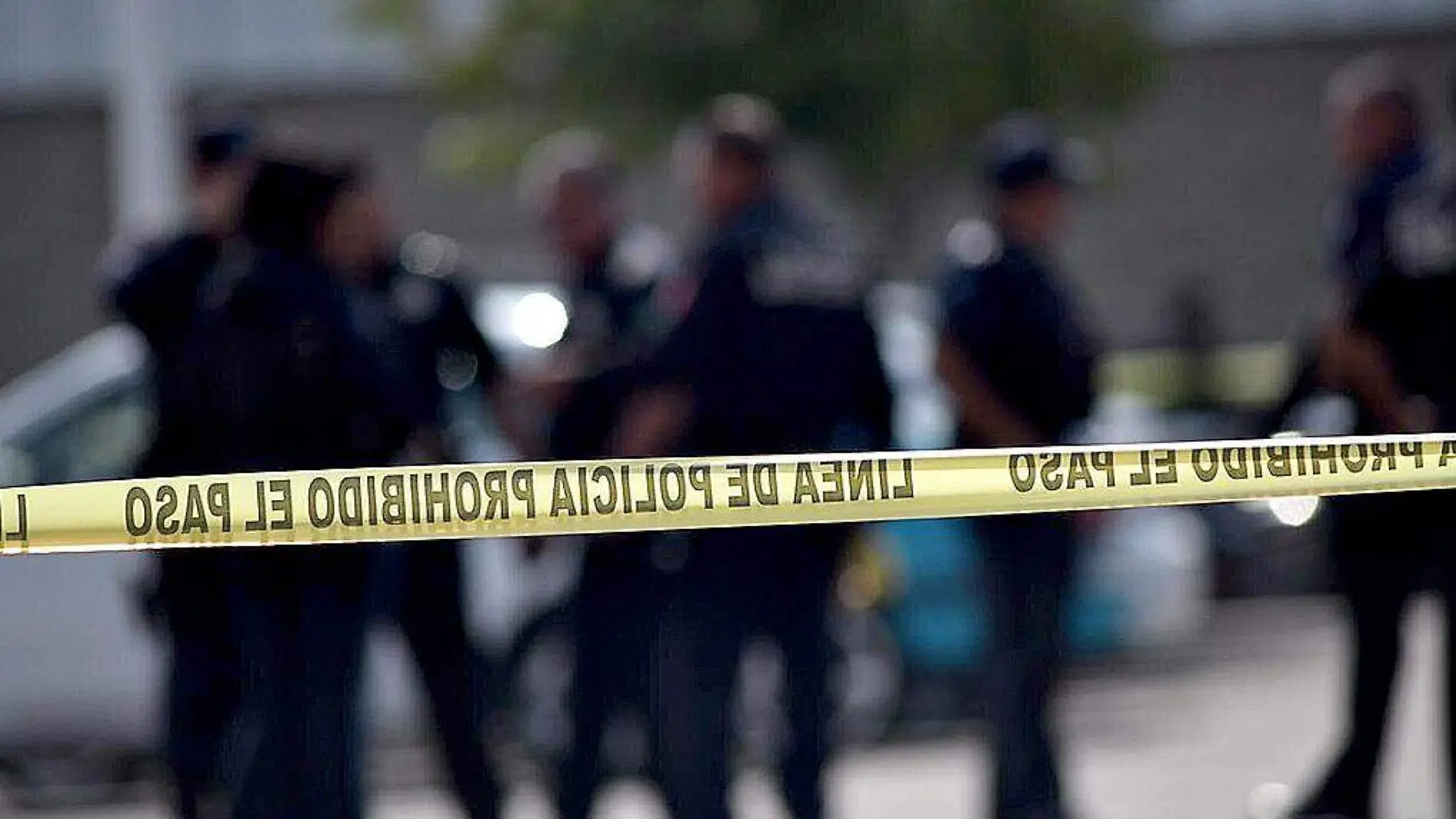 Línea de policía prohibido el paso